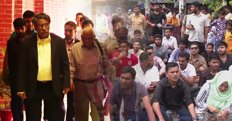 ঐকমত্য কমিশনের সদস্য ও আন্দোলনরত শিক্ষার্থী